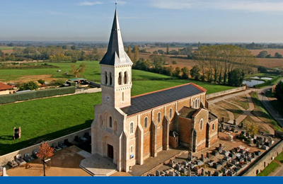 Image mise en avant - CRUZILLES-LES-MEPILLAT - Panneaux sur le toit de l'église