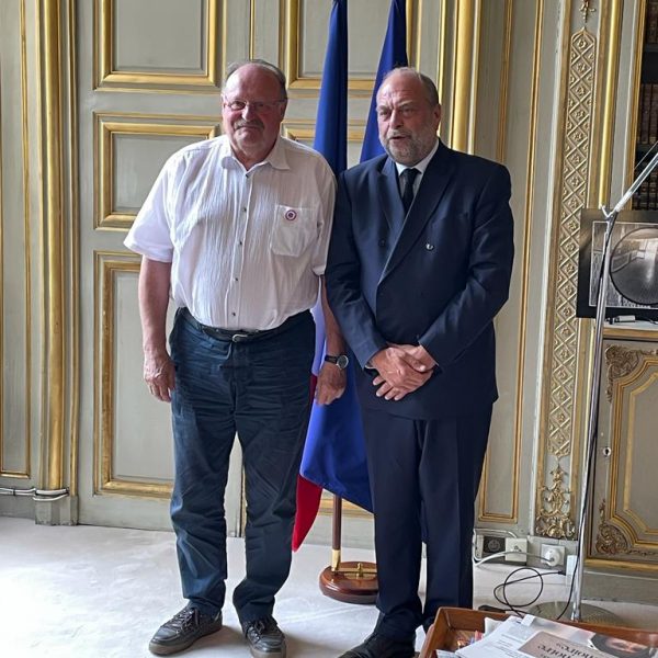 Photo de la rencontre entre Eric Dupond-Moretti, Garde des sceaux, et Michel Fournier, président de l'AMRF